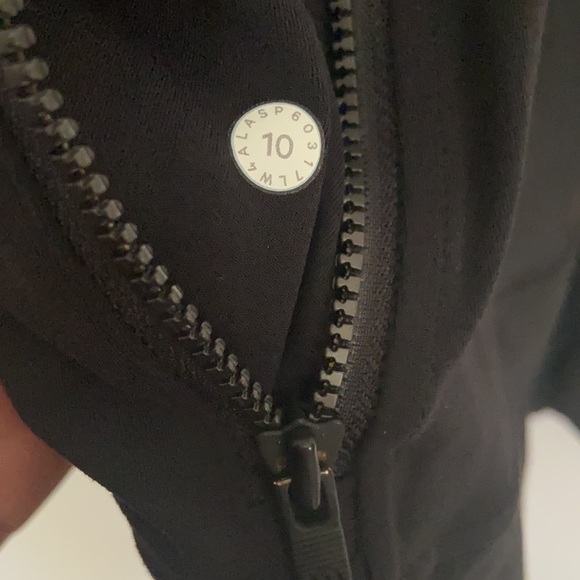 Lululemon Jacket - Picture 7 of 9